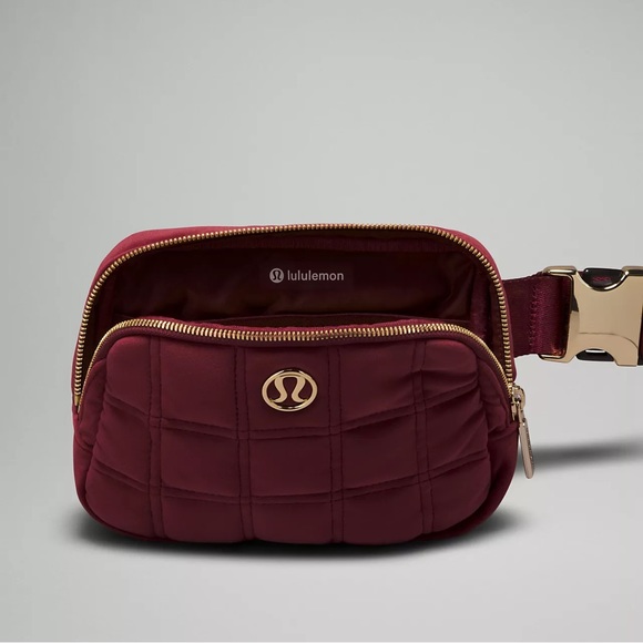 LULULEMON | ✨NEW✨ Everywhere Belt Bag 1L Quilted Velour in Wine Berry - Picture 5 of 8
